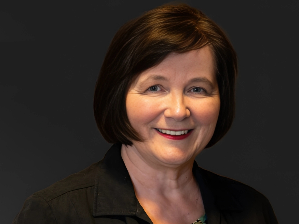 Ruth Napier – Fractional CMO în Marea Britanie, strategie de creștere pentru branduri B2B și B2C