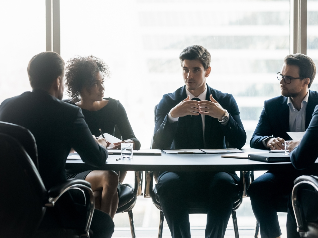 De ce startup-urile au nevoie de fractional C-level pentru a supraviețui și a crește