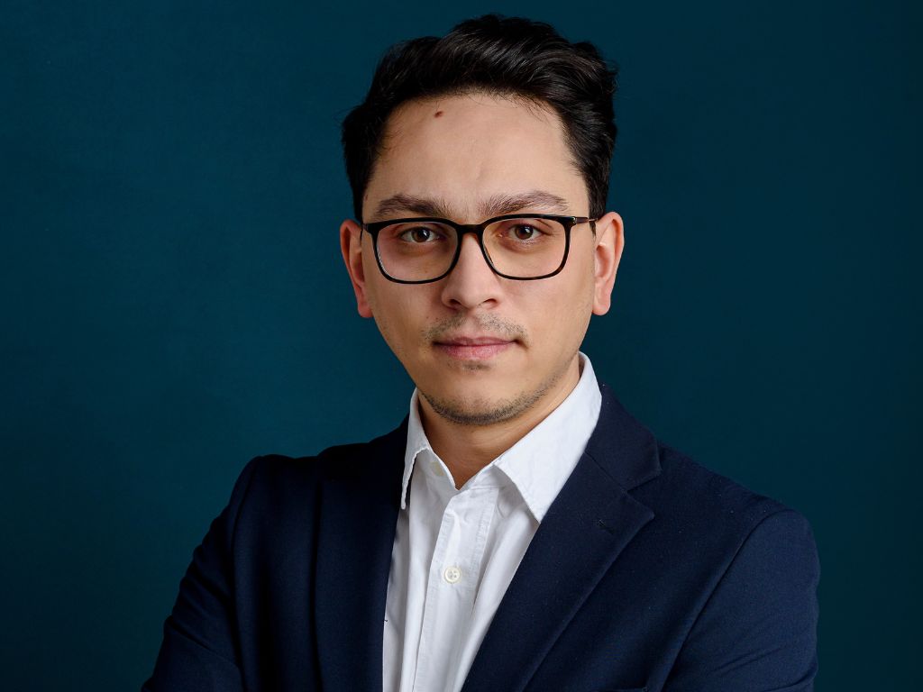 Dionis Schimbător, Fractional COO